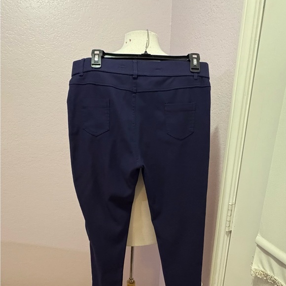 Amaryllis Navy Pull On Jean Style Pants with White Detail. Size L - Picture 4 of 6